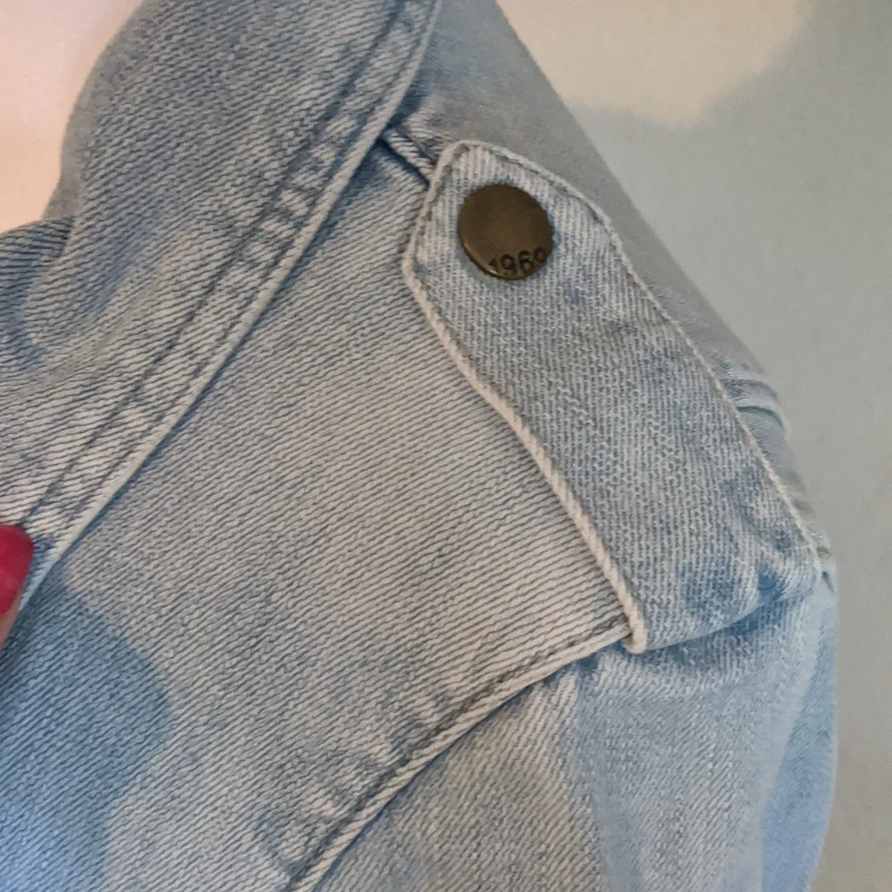 Y2K Gap Jean Jacket Sz Sm - Picture 6 of 10